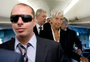 FMI reia împrumuturile către Grecia