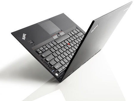 Chinezii de la Lenovo au lansat cel mai subţire laptop al lor