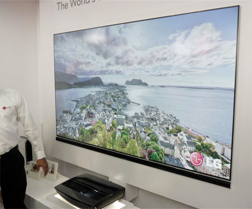CES 2013: LG introduce noul televizor LASER TV de 100 de inch