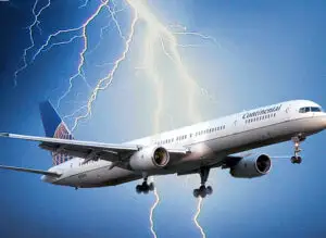 Avionul preşedintelui Franţei a fost lovit de fulger