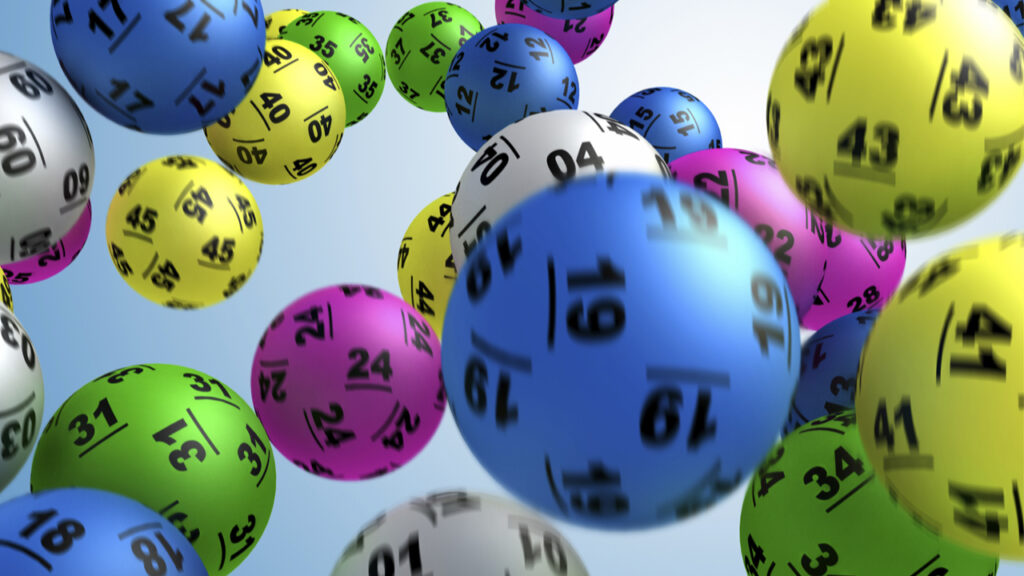 Un britanic pulverizează recordul loteriei Euro Millions, câştigând 185 milioane de euro