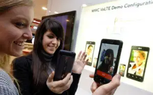 Prima convorbire din lume comutată dintr-o reţea LTE într-una WCDMA