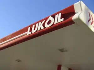 Lukoil intenţionează să-şi majoreze de patru ori producţia din afara Rusiei