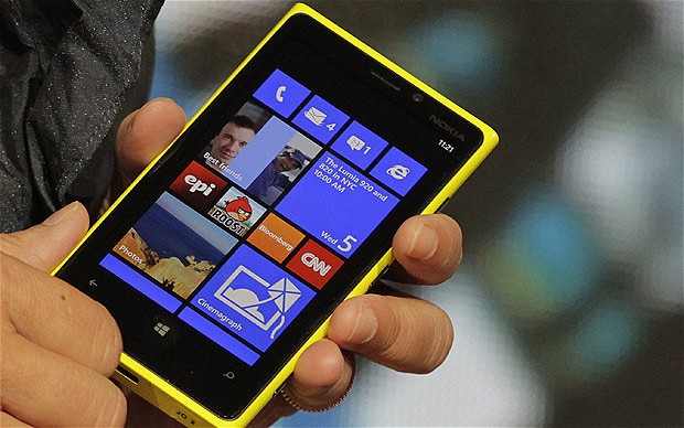 Ce n-a reușit Apple, a reușit Nokia: Acord cu China Mobile pentru vânzarea de smartphone-uri