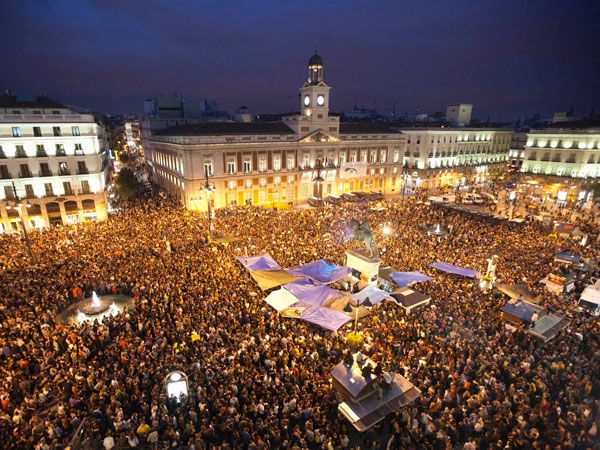 Spaniolii ies în stradă pentru a protesta împotriva ”loviturii de stat financiare”