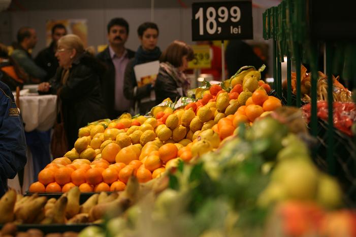 Nielsen: Piaţa românească de retail a scăzut cu 10-12% în S1