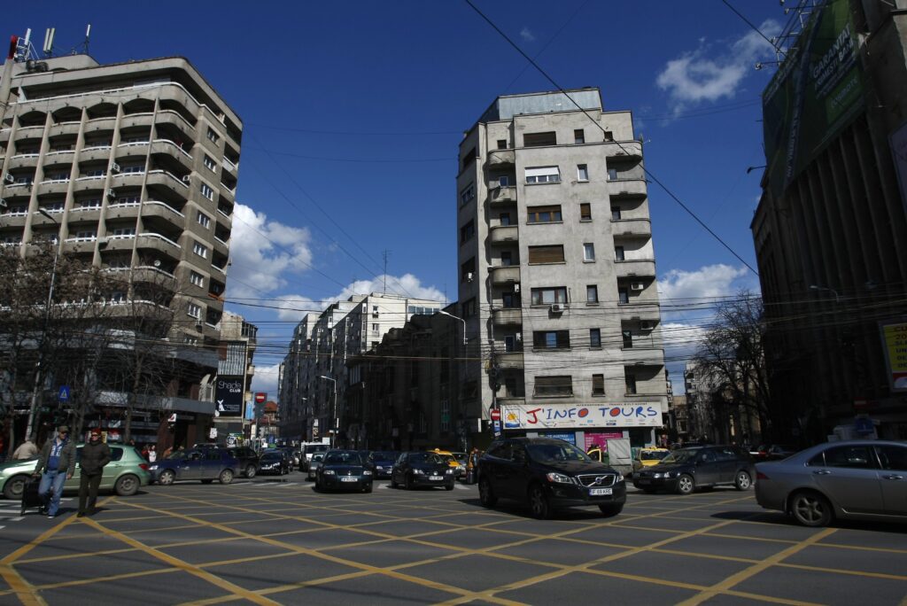 Chiriile spaţiilor stradale rămân stabile în ciuda datoriilor publice ale unora dintre membrii Euro