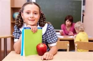Guvernul a mărit suma pentru fructele distribuite în școli, de la 0,31 lei la 0,37 lei pe elev