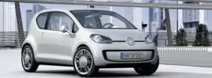 Două treimi dintre europeni ar renunţa la maşinile puternice în favoarea modelelor mici