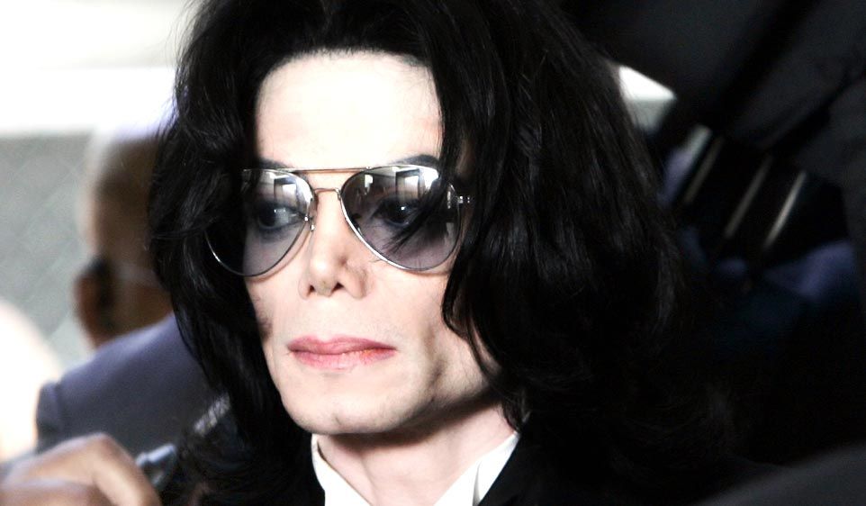 Michael Jackson s-ar fi sinucis cu propofol