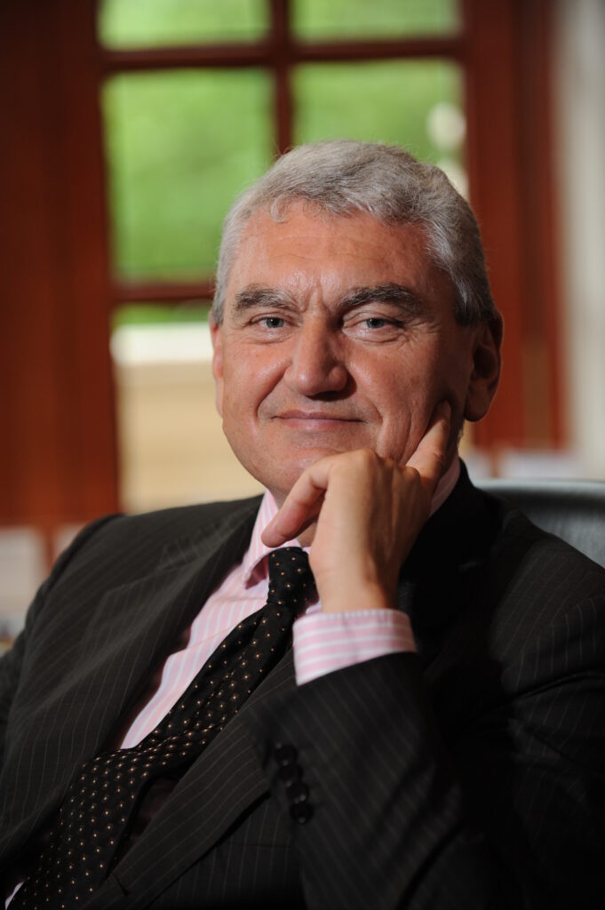 Parlamentarii l-au validat pe Mișu Negrițoiu la șefia ASF