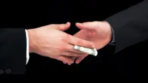 Harta şpăgilor în lume: Corupţia creşte vertiginos în România
