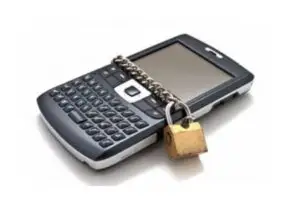 Atacurile informatice pe dispozitivele mobile au crescut cu 4.500% în 2011