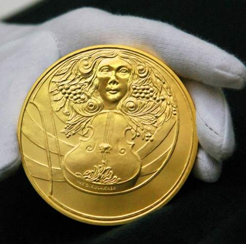 Cehii vor să introducă bancomatele cu aur