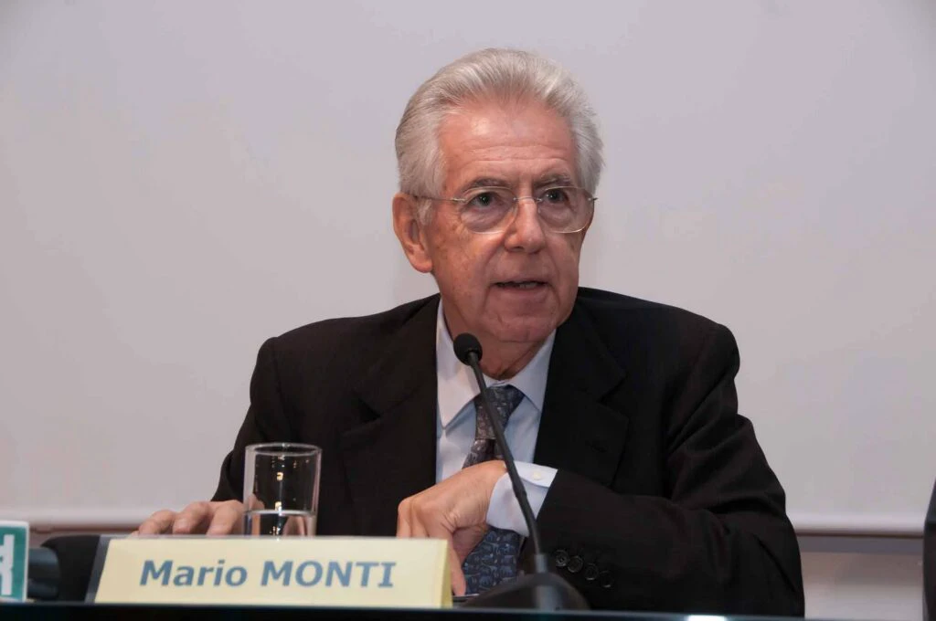 Jumătate din populația Italiei este în favoarea lui Monti la șefia guvernului
