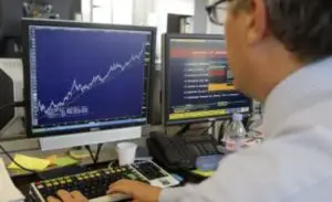 Moody’s retrogradează nota Greciei la C