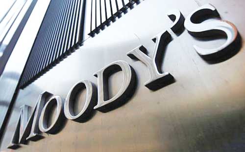 Agenția de evaluare Moody’s a coborât ratingurile a opt bănci greceşti