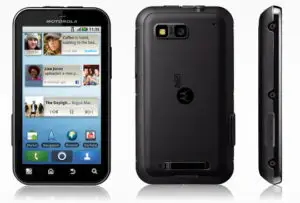Cosmote introduce în ofertă un smartphone rezistent la apă, praf şi zgârieturi