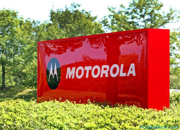 Google renunţă la 4.000 de angajaţi Motorola Mobility