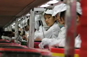 Eficiență la export: un român egal doi chinezi