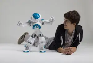 Robotul NAO vine în România