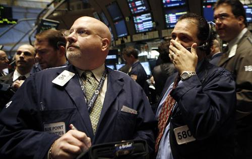 Bursa din New York nu se mai opreşte din cădere. Dow Jones, cel mai lung declin din ultimii 33 de ani