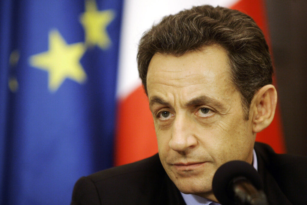Sarkozy sau Hollande? Francezii își aleg astăzi președintele