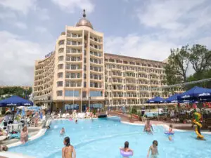 Provocare pentru autorităţile române: Bulgarii au venituri de 3 mld. euro din turismul internaţional