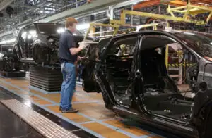 Nissan monitorizează radioactivitatea maşinilor fabricate în Japonia