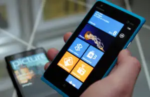 Apple Siri: Cel mai bun smartphone din toate timpurile este Nokia Lumia 900