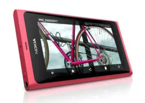 Nokia N9, telefonul fără butoane, disponibil în România din luna noiembrie