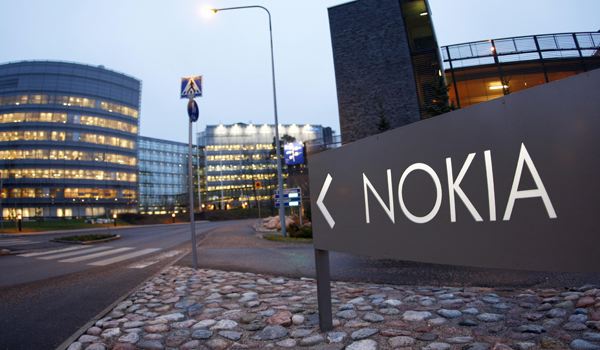 Moody’s coboară ratingul Nokia cu două trepte