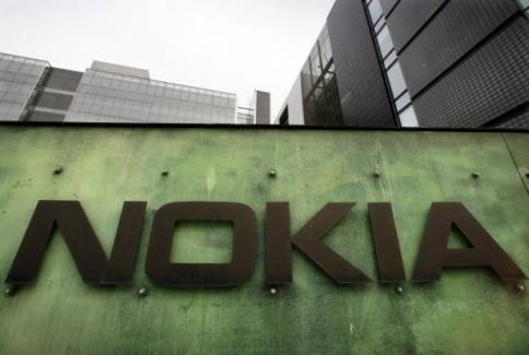 Standard & Poor’s a coborât ratingul Nokia