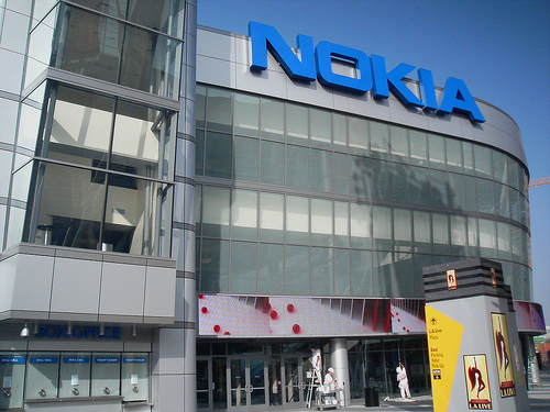 PARADOX: Acţiunile Nokia cresc la bursă deşi compania a raportat pierderi