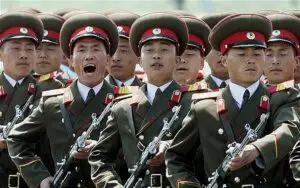 Coreea de Nord îşi întăreşte prezenţa militară în apropierea frontierei
