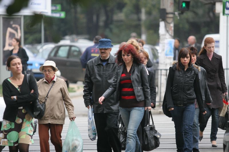 Românii dau semne de optimism cu privire la situaţia financiară în 2012