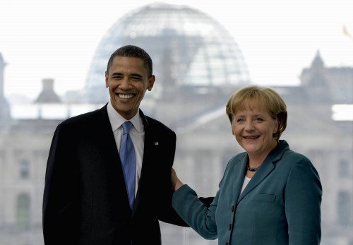 Germanii îl plac pe Obama mai mult decât pe cancelarul Angela Merkel
