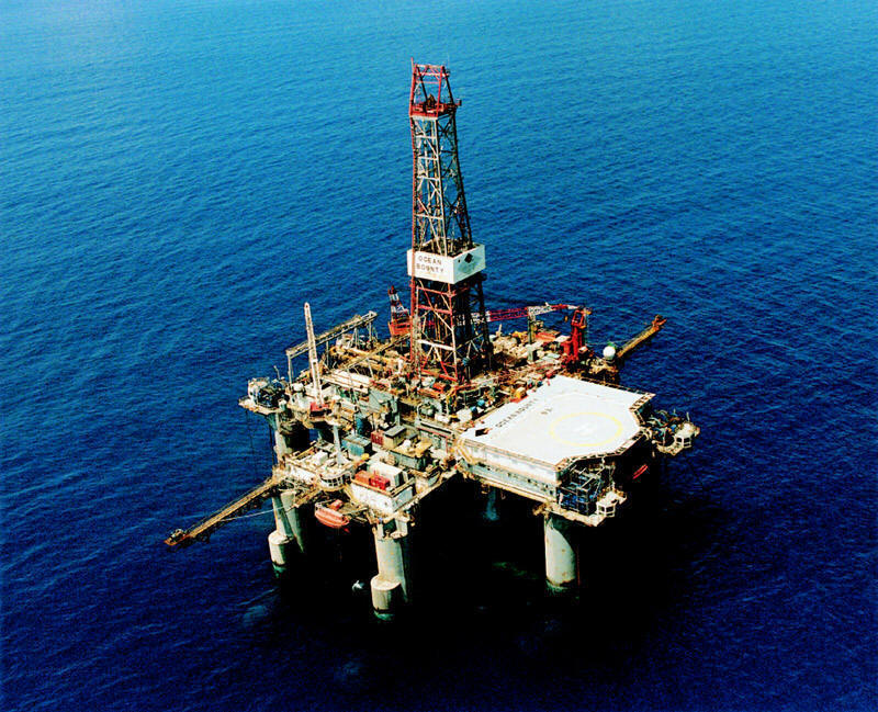 ExxonMobil vrea să înceapă forajul în Marea Neagră. Licitaţie pentru un contract de până la 750 mil. euro