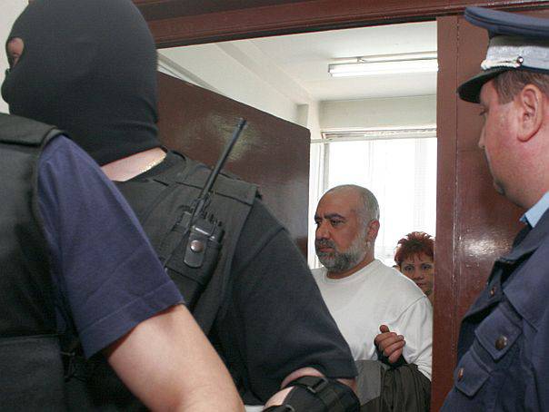 Omar Hayssam a fost predat Poliției Române