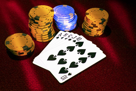 Elveţienii au confiscat 18 milioane de franci în legătură cu nişte jocuri de poker online