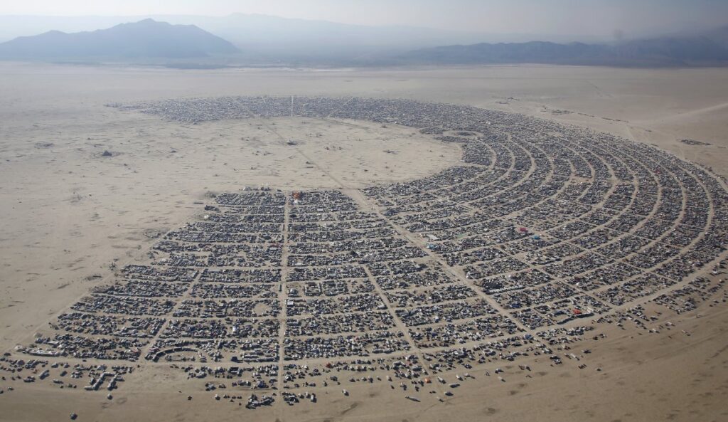 FOTO Cum arată orașul din deșertul Nevada, construit de 68.000 de oameni