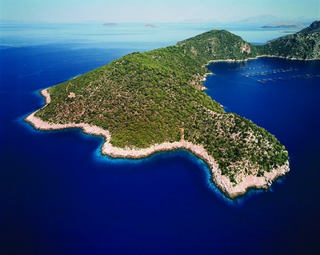 S-a vândut o insulă grecească. Vezi cine a cumpărat-o şi cu cât