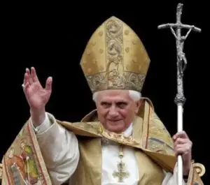 Papa Benedict al XVI-lea va emite un decret împotriva spălării banilor