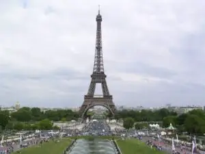 Credeai că locuințele din București sunt scumpe? Vezi cum arată cifrele din Paris
