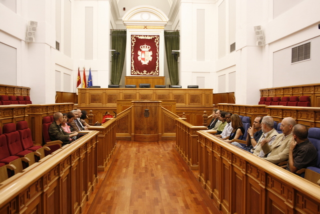 Din 2013, parlamentarii unui legislativ regional din Spania nu vor mai primi salarii