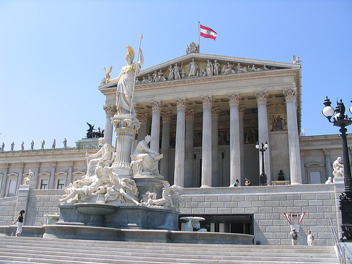 O comisie parlamentară din Austria încearcă să întârzie dezbaterea planului de ajutorare a Greciei