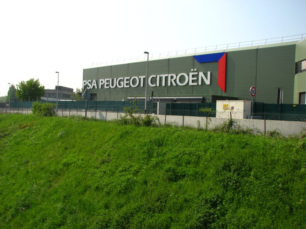 Peugeot Citroen va investi 130 milioane de euro pentru a produce un nou model în Slovacia