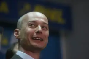 Viceguvernatorul BNR: Este dreptul mediului bancar să-şi facă lobby în Parlament