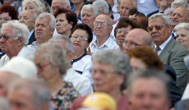 Ponderea populaţiei în vârstă de peste 60 de ani a putea creşte în România la 39,5% în 2050