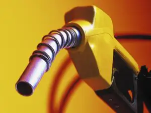Majorarea preţului petrolului subminează creşterea economică